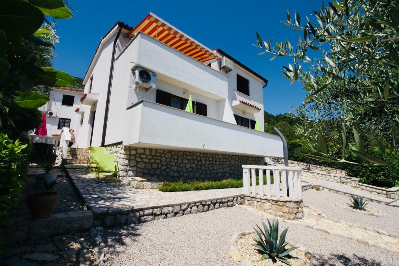 Charming Vesna Ravni Apartment *